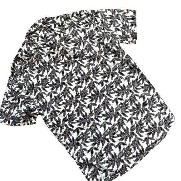 Banana Republic Men’s Button Down Leaf Pattern Slim Fit Shirt (Size M) - Picture 7 of 10